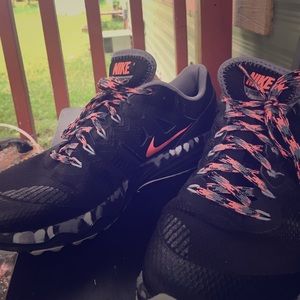 Nike Dual-Fusion shoes